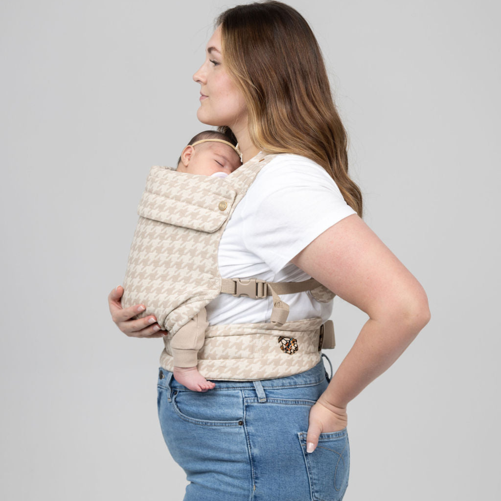 THE MOMFIE - Houndstooth Beige