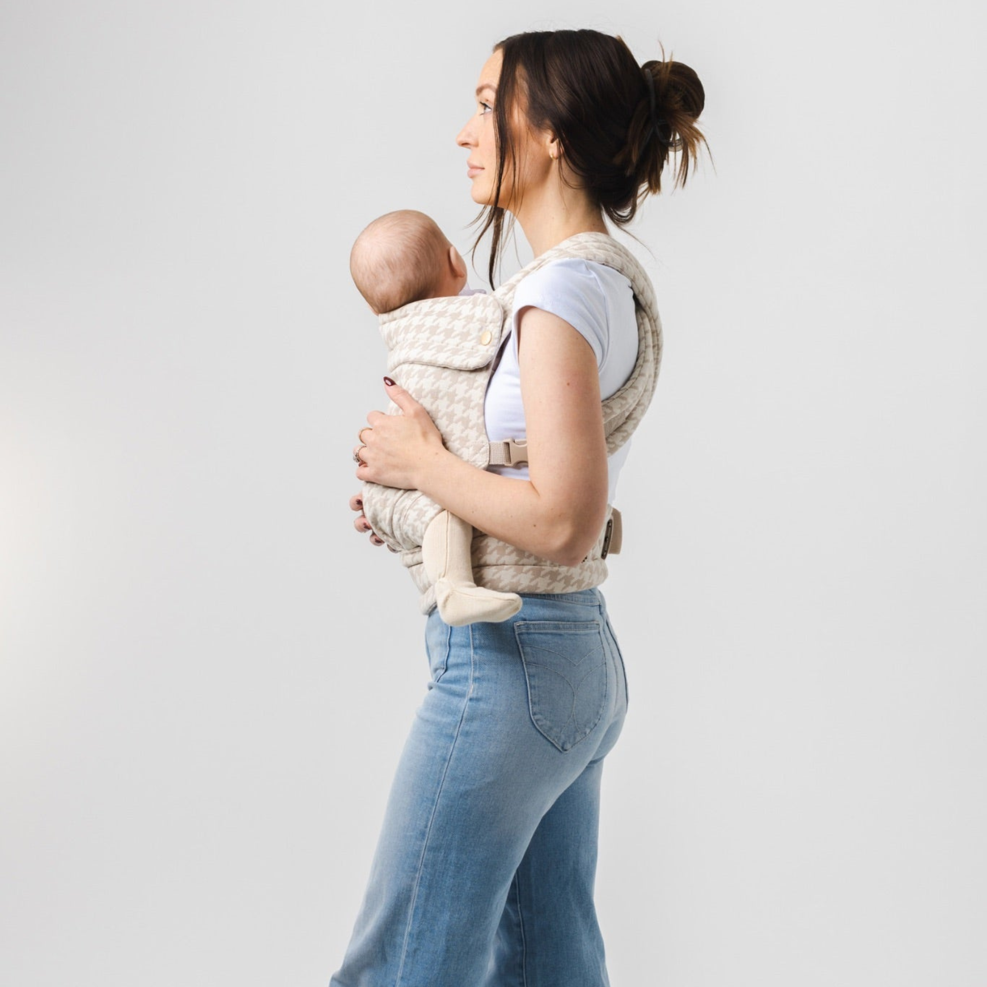 THE MOMFIE - Houndstooth Beige