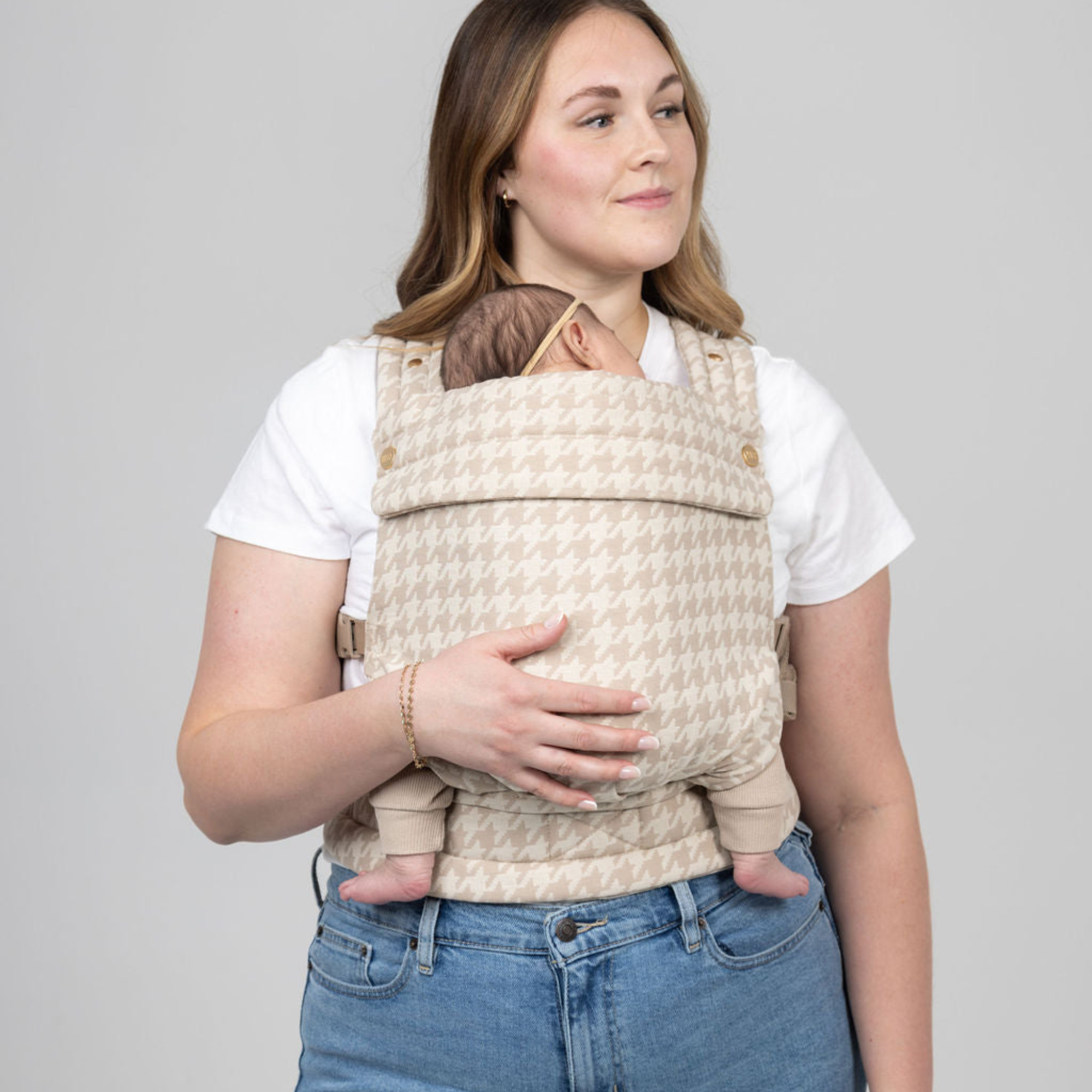 THE MOMFIE - Houndstooth Beige